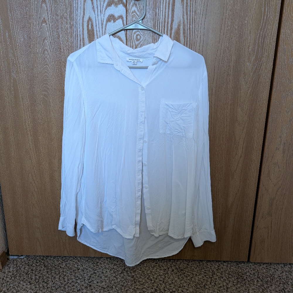 Woman's white button down shirt